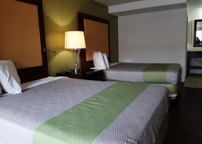 Econo Lodge Airport Near Billy Graham Parkway