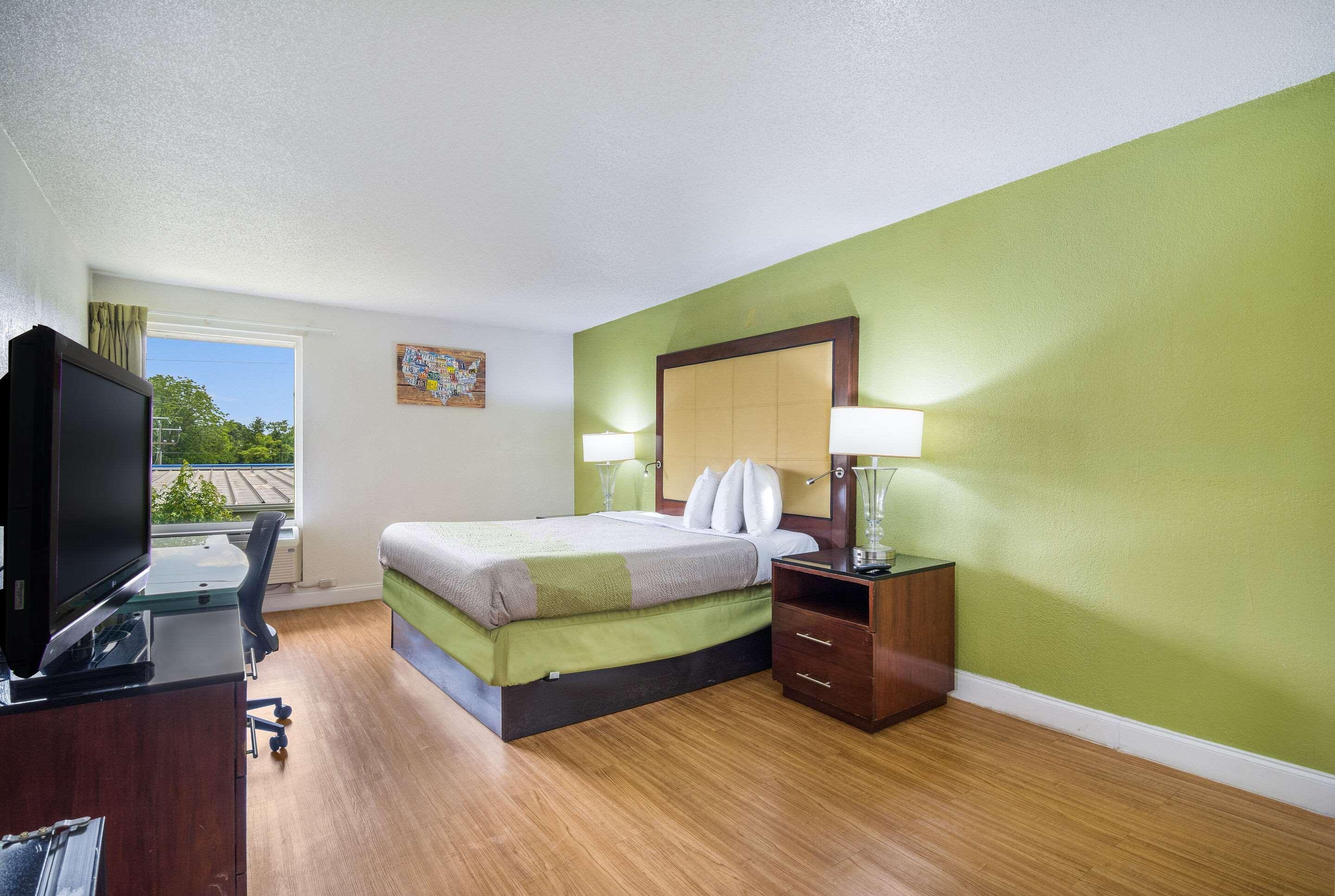 Econo Airport Near Billy Graham Parkway Hotel Charlotte